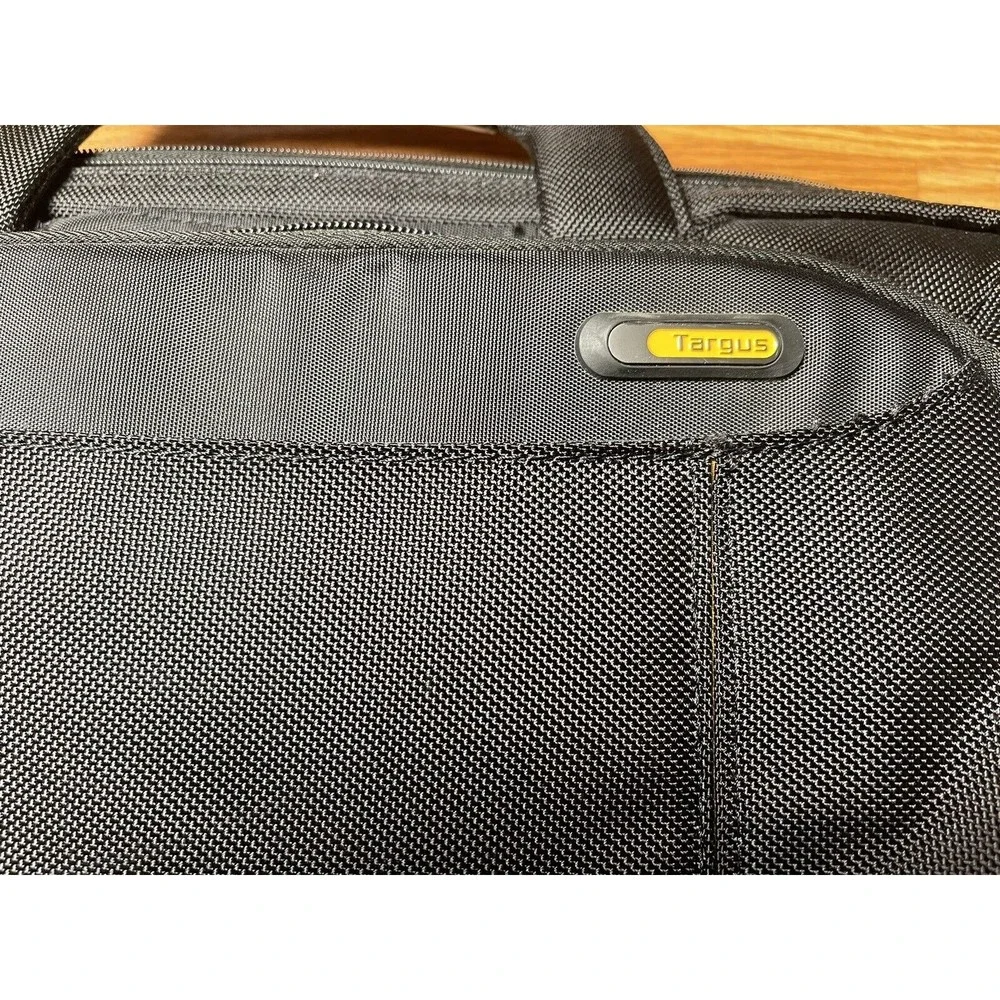TARGUS BLACK LAPTOP BAG